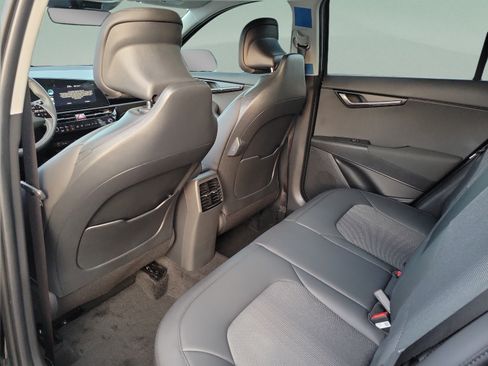 New 2026 Kia Niro EX w/ EX Premium Package FWD image 9