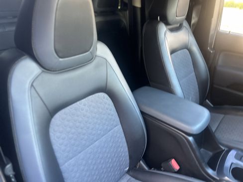 Used 2015 Chevrolet Colorado Z71 AWD/4WD image 18