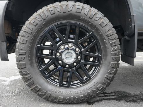 Used 2019 Ford F250 Lariat w/ Lariat Ultimate Package AWD/4WD image 35
