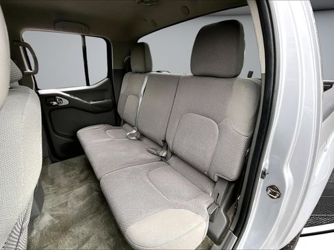 Used 2013 Nissan Frontier SV RWD image 20