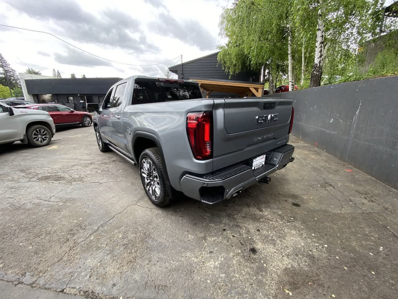 Used 2024 GMC Sierra 1500 Denali Ultimate AWD/4WD image 4