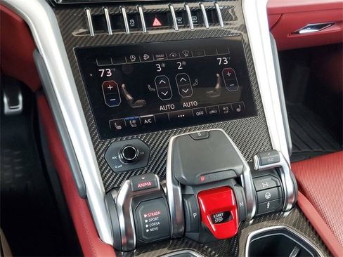 Used 2022 Lamborghini Urus image 26