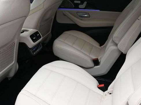 Used 2026 Mercedes-Benz GLS 450 4MATIC image 19