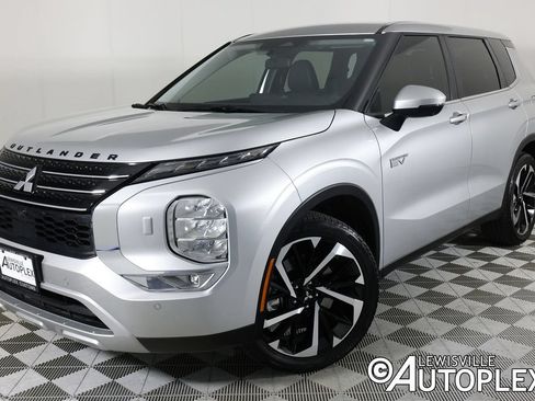 Used 2025 Mitsubishi Outlander SE AWD/4WD image 1