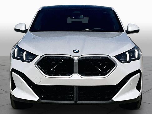 Used 2026 BMW X2 xDrive28i AWD/4WD image 3