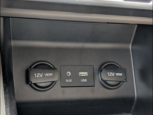 Used 2020 Hyundai Elantra SE FWD image 16