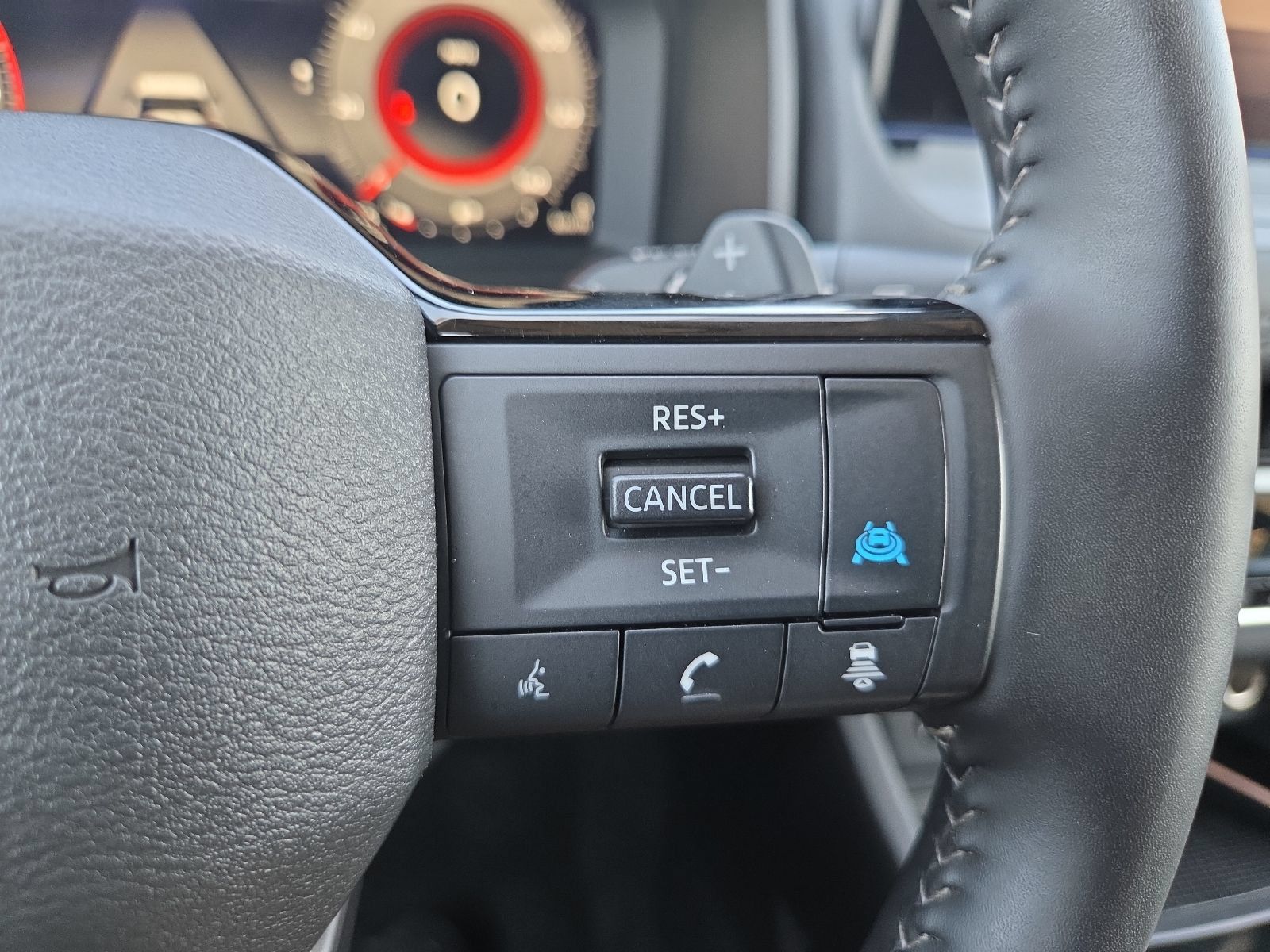Used 2026 Nissan Rogue SL FWD image 18