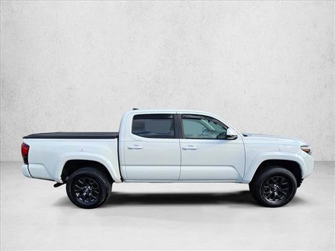 Used 2022 Toyota Tacoma SR5 RWD image 6