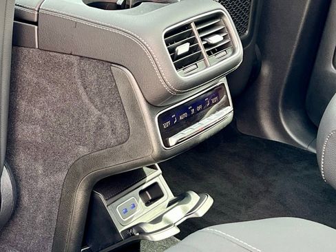 Certified 2026 Mercedes-Benz GLS 450 4MATIC image 39
