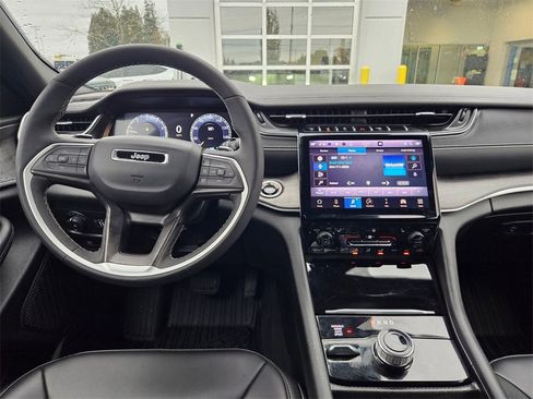 Certified 2025 Jeep Grand Cherokee Limited w/ Trailer Tow Package image 26