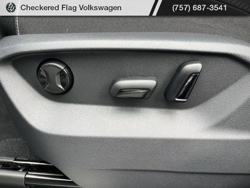 New 2026 Volkswagen Atlas Cross Sport SE image 26