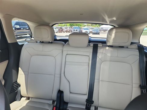 New 2026 Lincoln Corsair Premiere FWD image 15