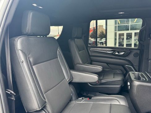 Used 2023 GMC Yukon XL Denali image 27