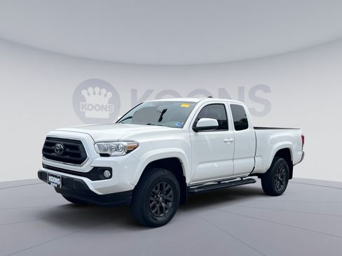 Used 2021 Toyota Tacoma SR5 RWD image 1