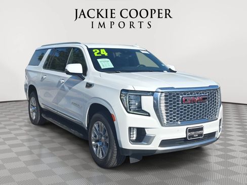 Used 2024 GMC Yukon XL Denali AWD/4WD image 3