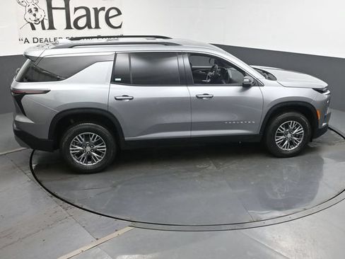 New 2026 Chevrolet Traverse LT w/ Driver Confidence Package FWD image 18