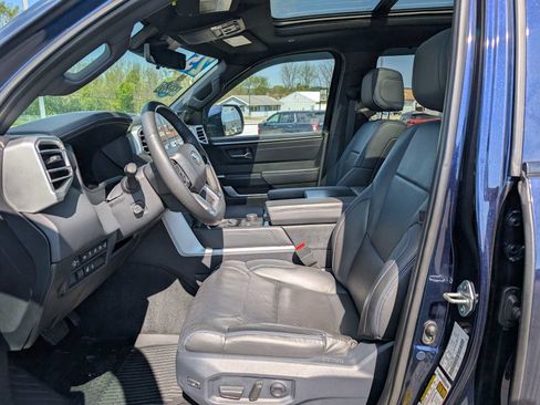 Used 2025 Toyota Tundra Platinum AWD/4WD image 4