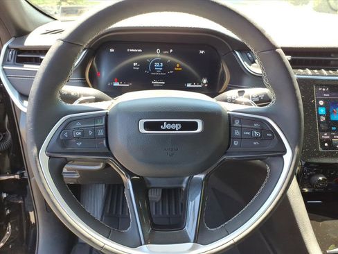 Used 2023 Jeep Grand Cherokee L Laredo AWD/4WD image 28