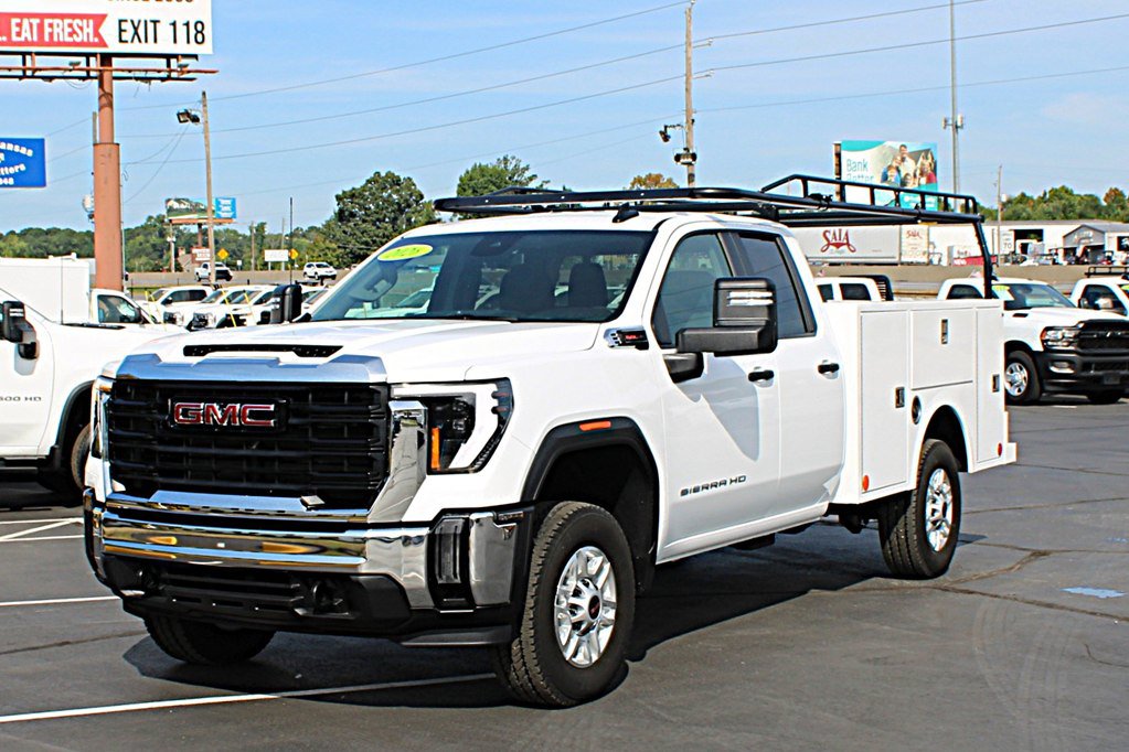 Used 2026 GMC Sierra 2500 Pro w/ Convenience Package RWD image 2
