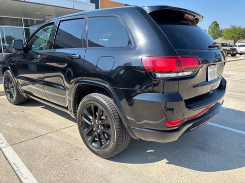 Used 2022 Jeep Grand Cherokee Laredo X RWD image 39