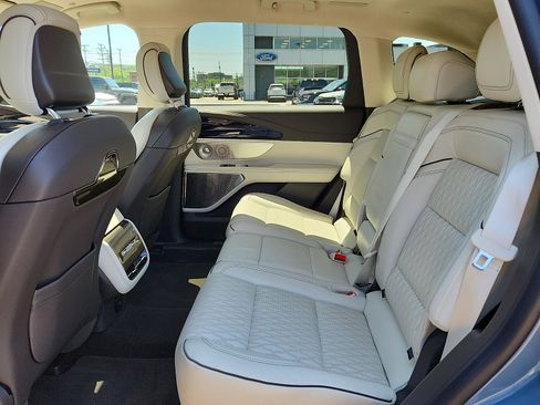 Used 2025 Lincoln Nautilus Black Label AWD/4WD image 11