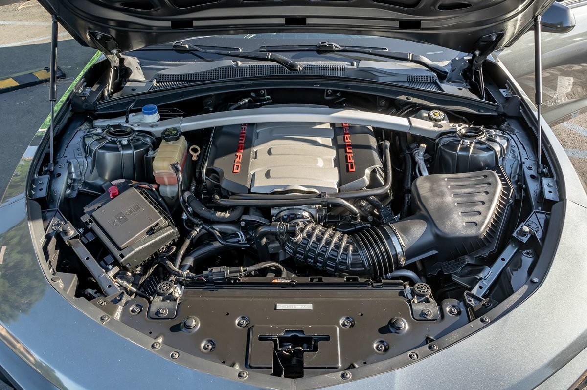 Used 2018 Chevrolet Camaro SS RWD image 17