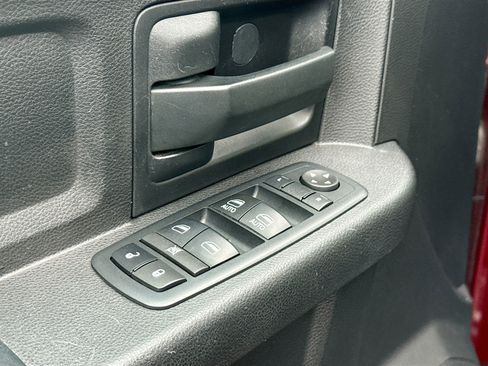 Used 2017 RAM 2500 Tradesman w/ Chrome Appearance Group image 8