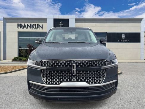 New 2026 Lincoln Navigator L Reserve AWD/4WD image 2