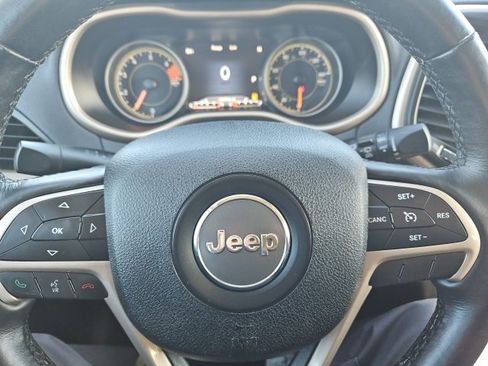 Used 2016 Jeep Cherokee Limited image 16