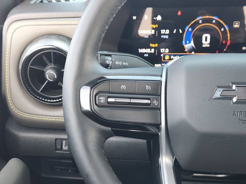 Used 2025 Chevrolet Colorado ZR2 AWD/4WD image 26