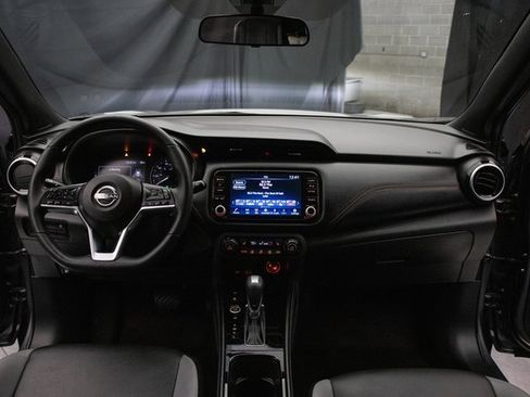 Used 2023 Nissan Kicks SR w/ SR Premium Package image 21