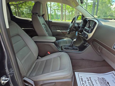 Used 2022 GMC Canyon Denali RWD image 23