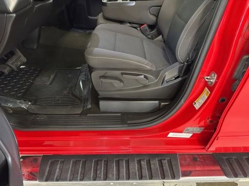 Used 2018 Chevrolet Silverado 1500 LT w/ LT Plus Package AWD/4WD image 38
