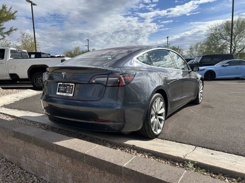 Used 2018 Tesla Model 3 image 3