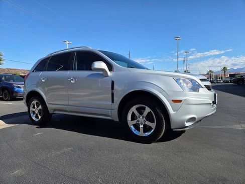 Used 2013 Chevrolet Captiva Sport LT w/ Convenience Package FWD image 2