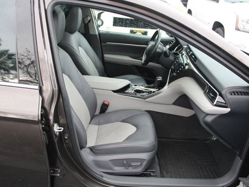 Used 2019 Toyota Camry XLE w/ Driver Assist Package image 23