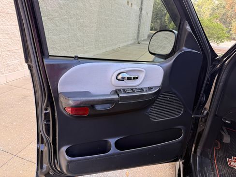 Used 2003 Ford F150 Harley-Davidson image 13