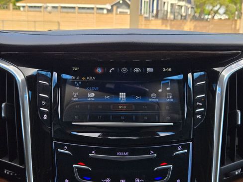 Used 2018 Cadillac Escalade Luxury image 17