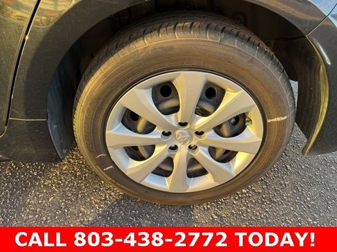 Used 2022 Toyota Corolla LE image 28