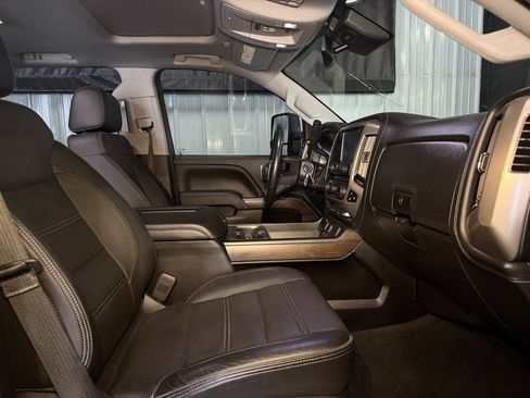 Used 2018 GMC Sierra 3500 Denali w/ Duramax Plus Package AWD/4WD image 32