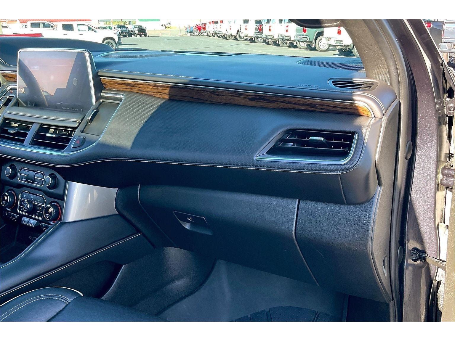 Used 2023 Chevrolet Suburban Premier AWD/4WD image 18