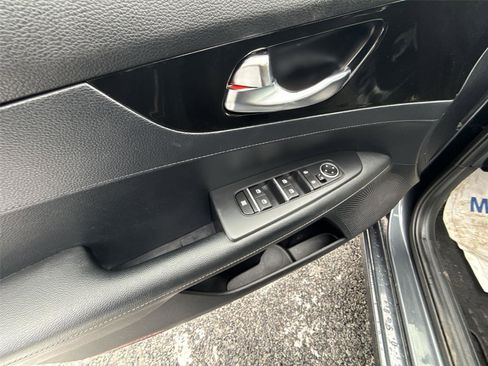 Used 2019 Kia Forte EX image 15