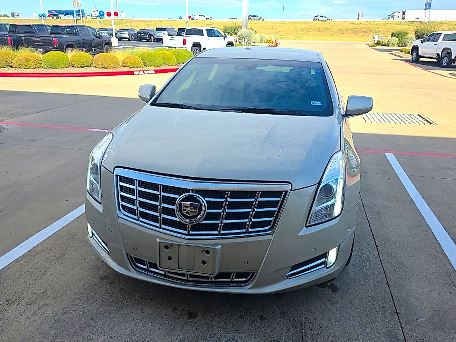Used 2015 Cadillac XTS Luxury w/ Driver Awareness Package FWD image 4