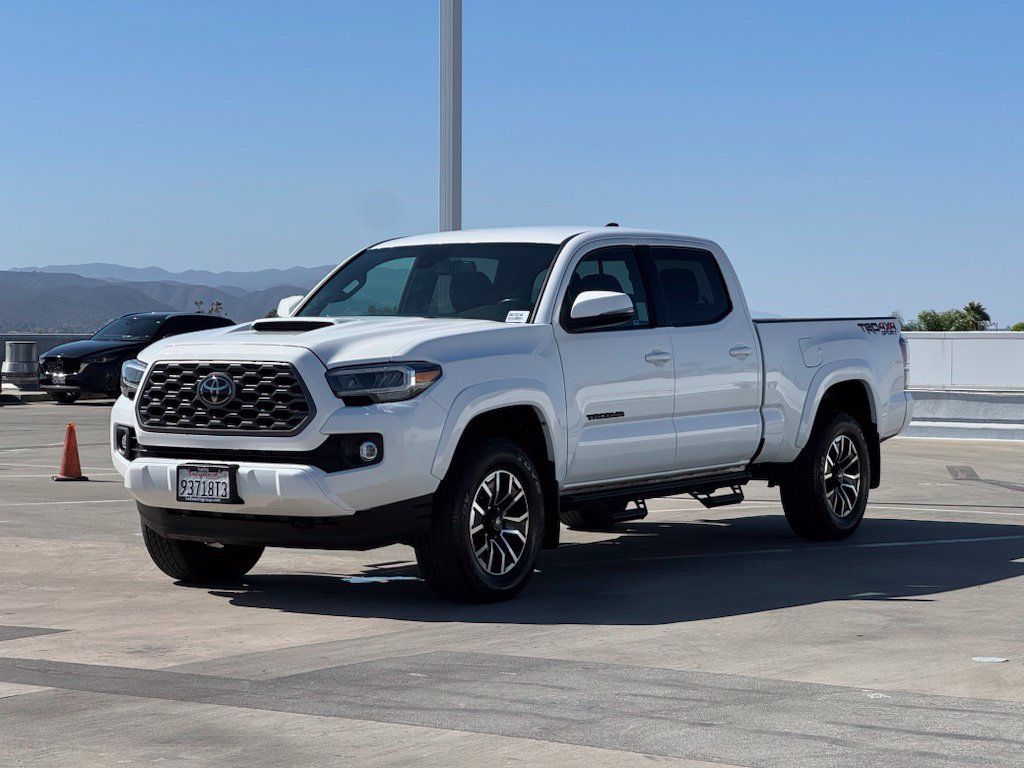 Used 2023 Toyota Tacoma TRD Sport w/ Black Out Package (TMS) AWD/4WD image 5