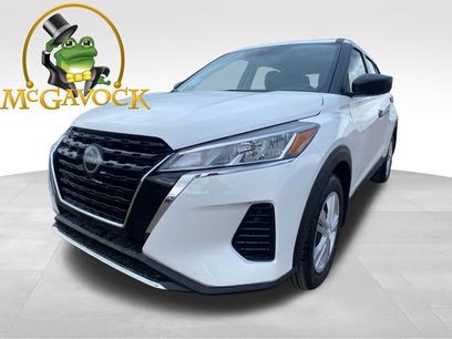 New 2025 Nissan Kicks Play S