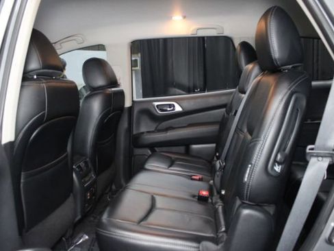 Used 2018 Nissan Pathfinder SL w/ Midnight Edition Package image 22