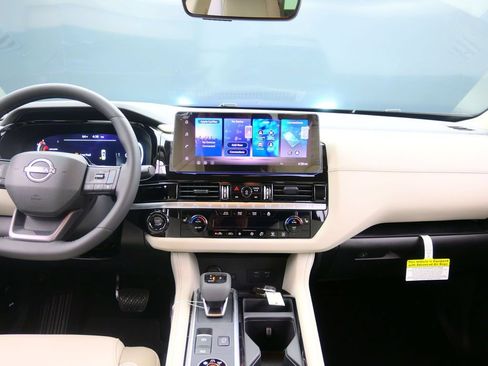 New 2026 Nissan Pathfinder SL AWD/4WD image 17