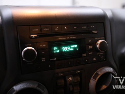 Used 2013 Jeep Wrangler Unlimited Sport image 21