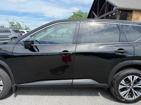 Used 2021 Nissan Rogue SV FWD image 29