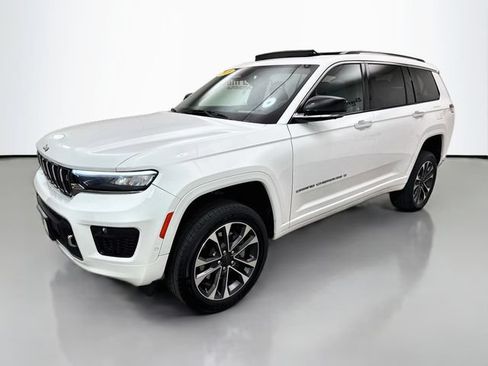 Used 2021 Jeep Grand Cherokee L Overland w/ Advanced Protech Group III AWD/4WD image 3